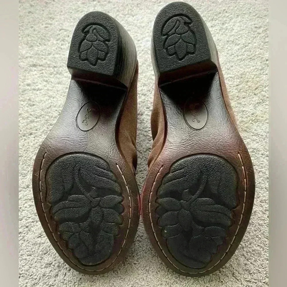 B.O.C. By Born Settle Ankle Boot in Tasso Suede - Picture 5 of 8